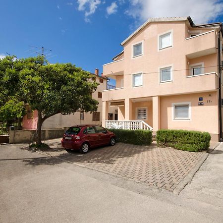 Apartments And Rooms Mladen Vodice Ngoại thất bức ảnh
