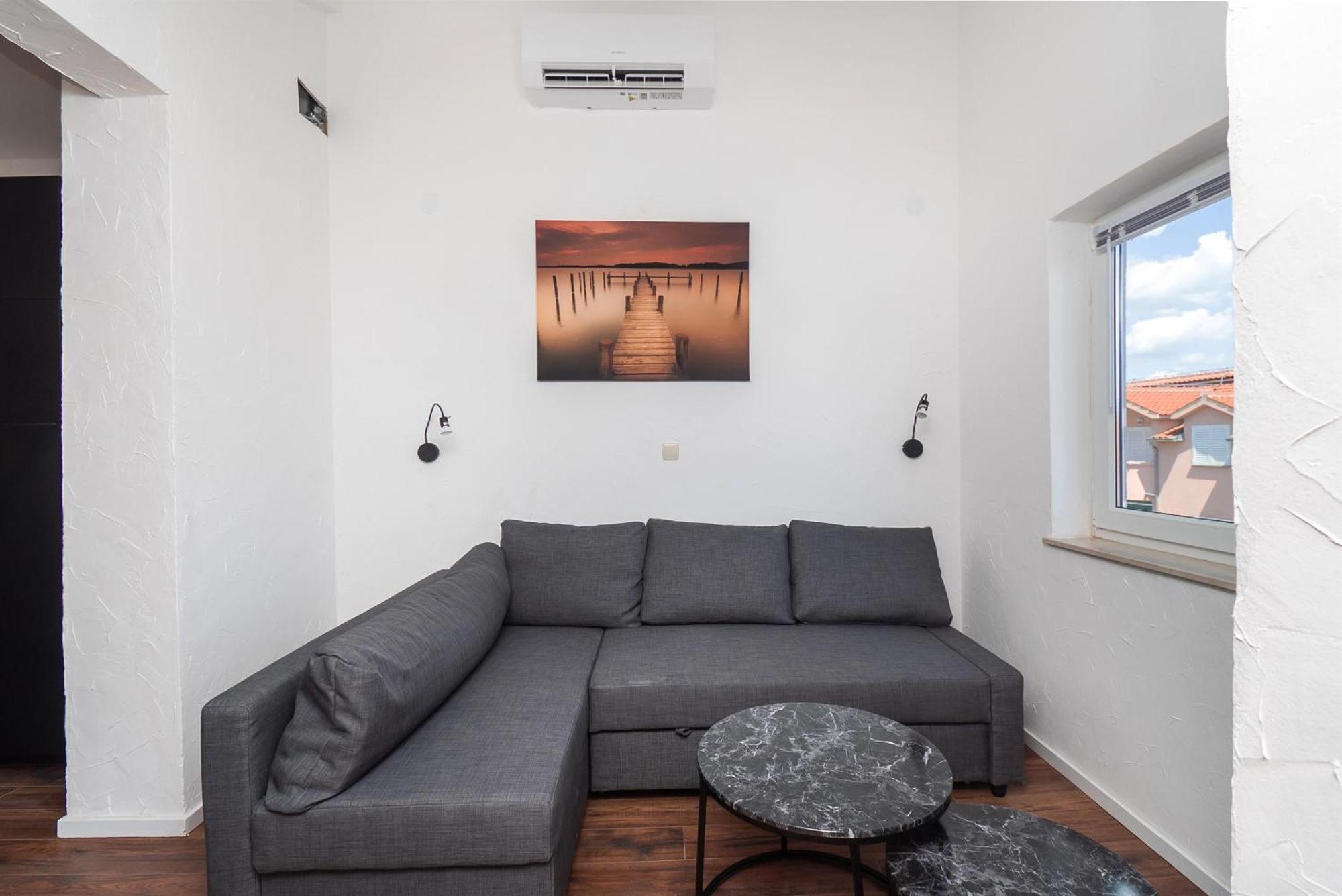 Apartments And Rooms Mladen Vodice Phòng bức ảnh