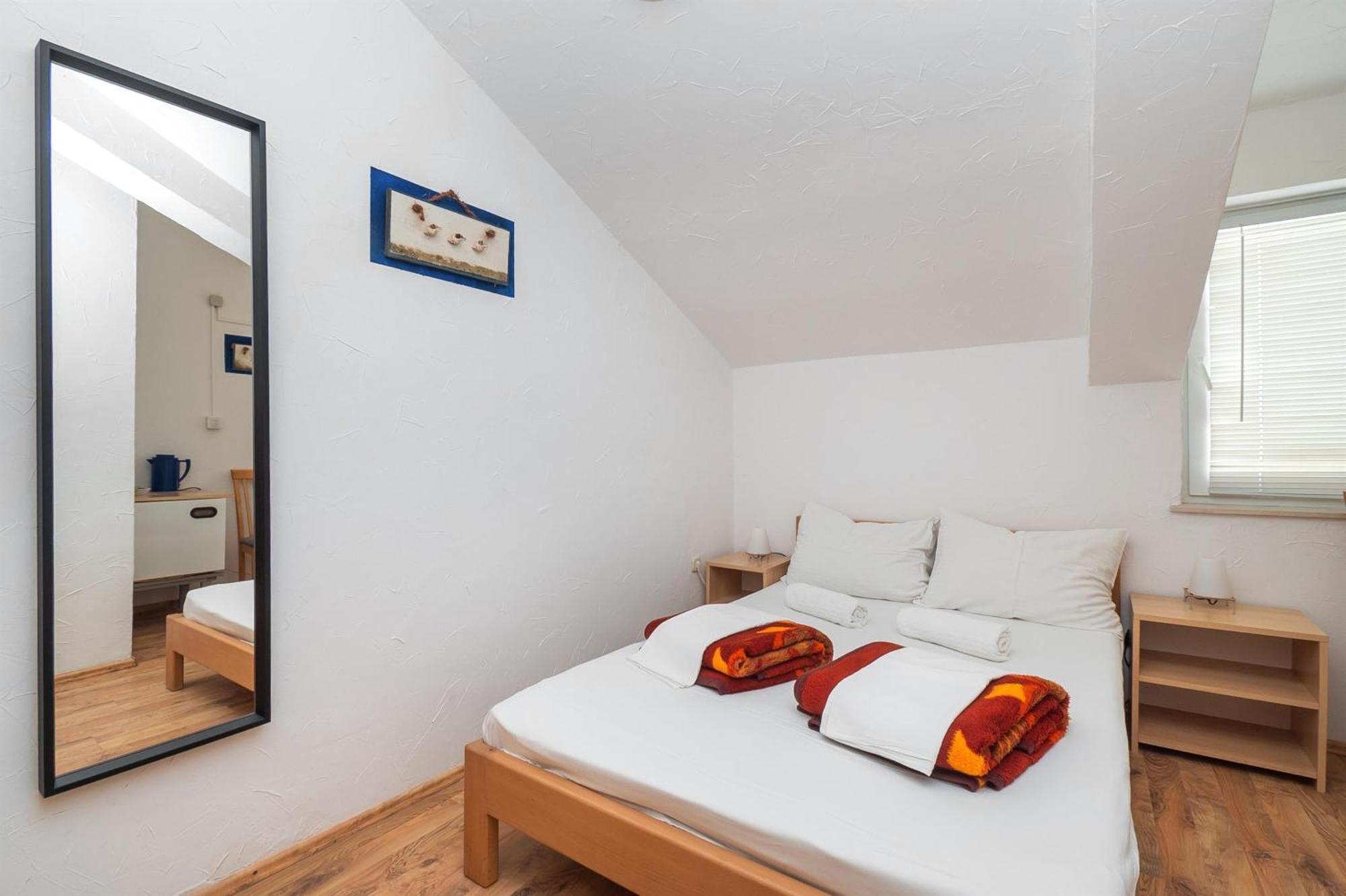 Apartments And Rooms Mladen Vodice Ngoại thất bức ảnh