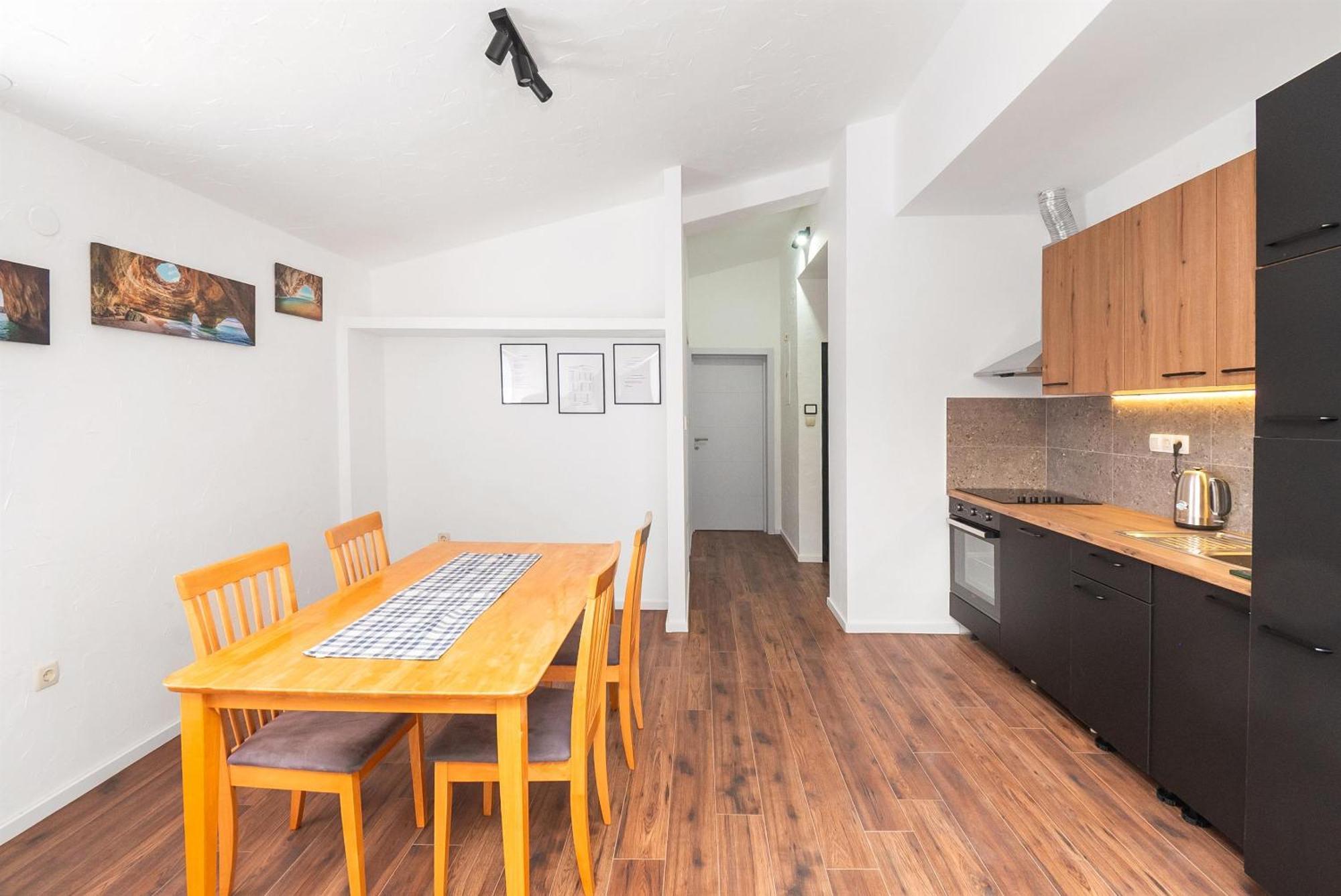 Apartments And Rooms Mladen Vodice Phòng bức ảnh