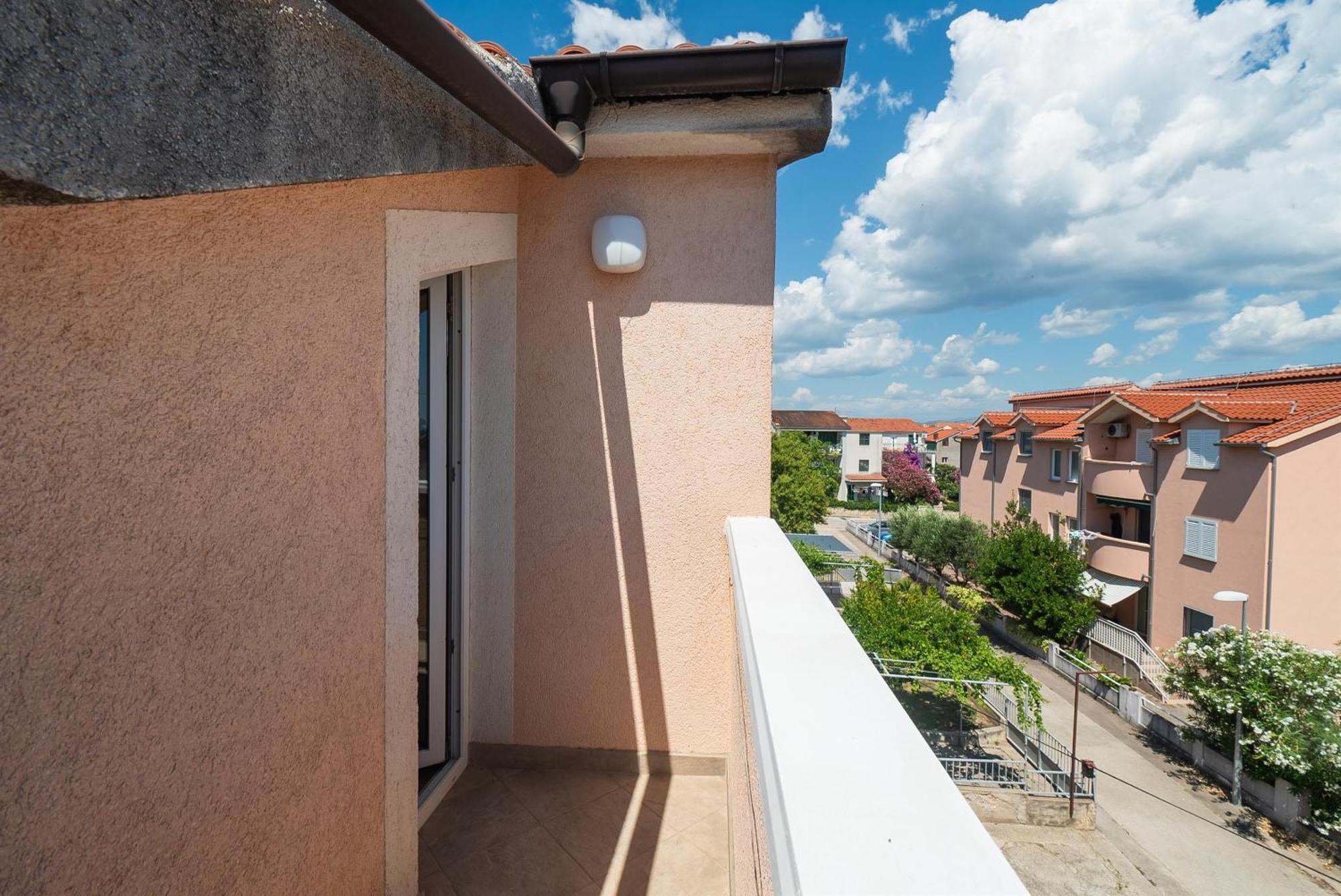 Apartments And Rooms Mladen Vodice Phòng bức ảnh