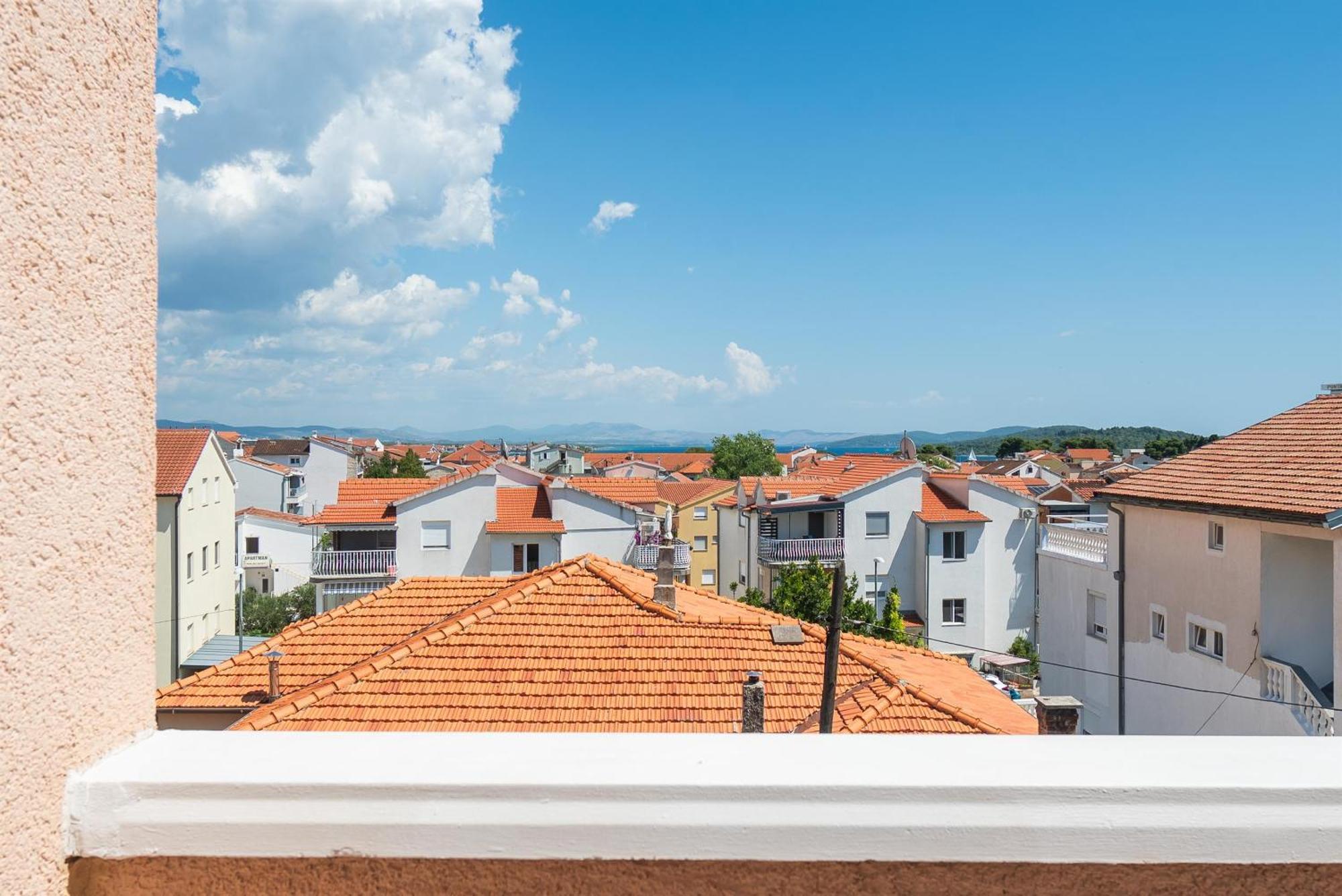 Apartments And Rooms Mladen Vodice Phòng bức ảnh