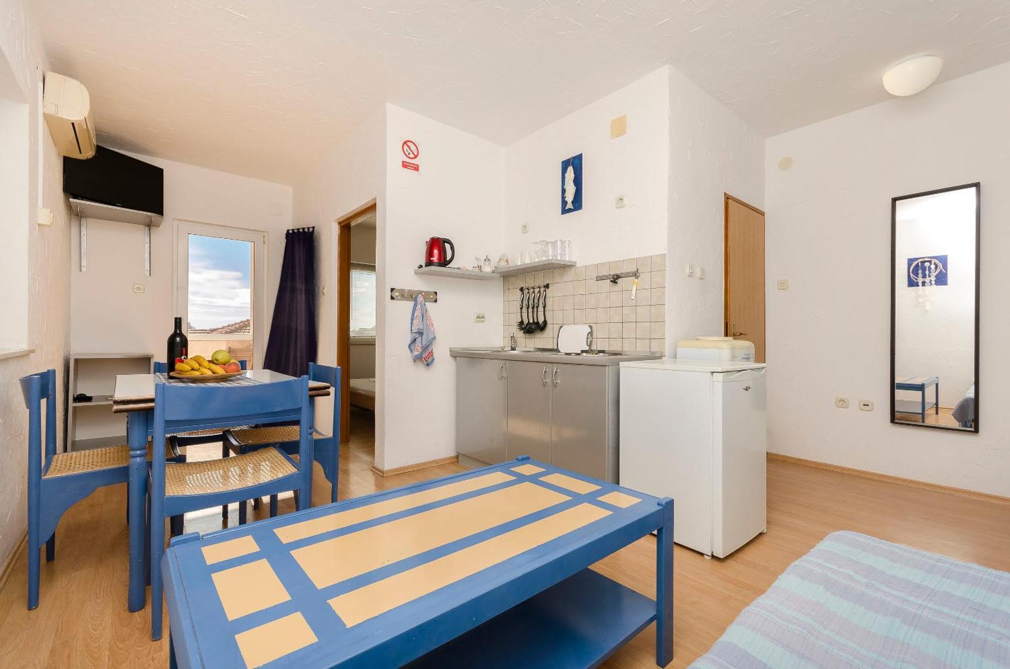 Apartments And Rooms Mladen Vodice Ngoại thất bức ảnh