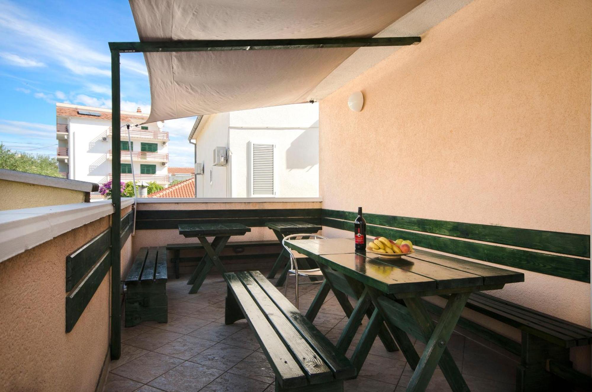 Apartments And Rooms Mladen Vodice Ngoại thất bức ảnh