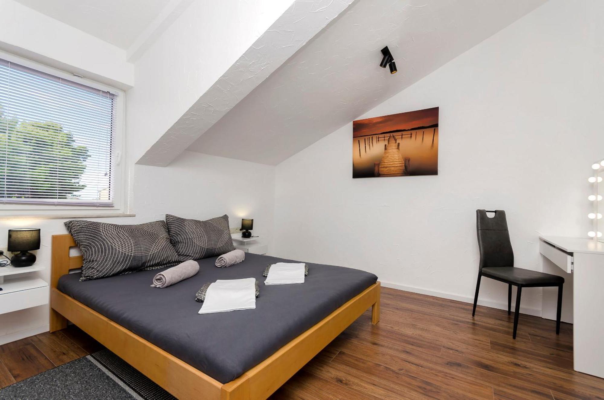 Apartments And Rooms Mladen Vodice Ngoại thất bức ảnh