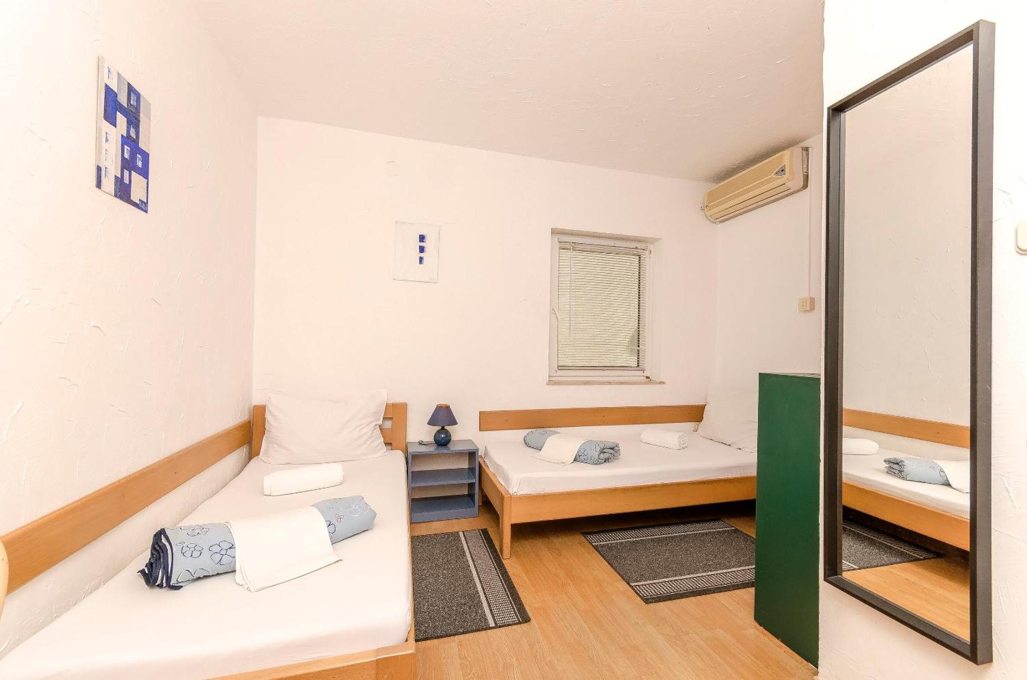Apartments And Rooms Mladen Vodice Ngoại thất bức ảnh