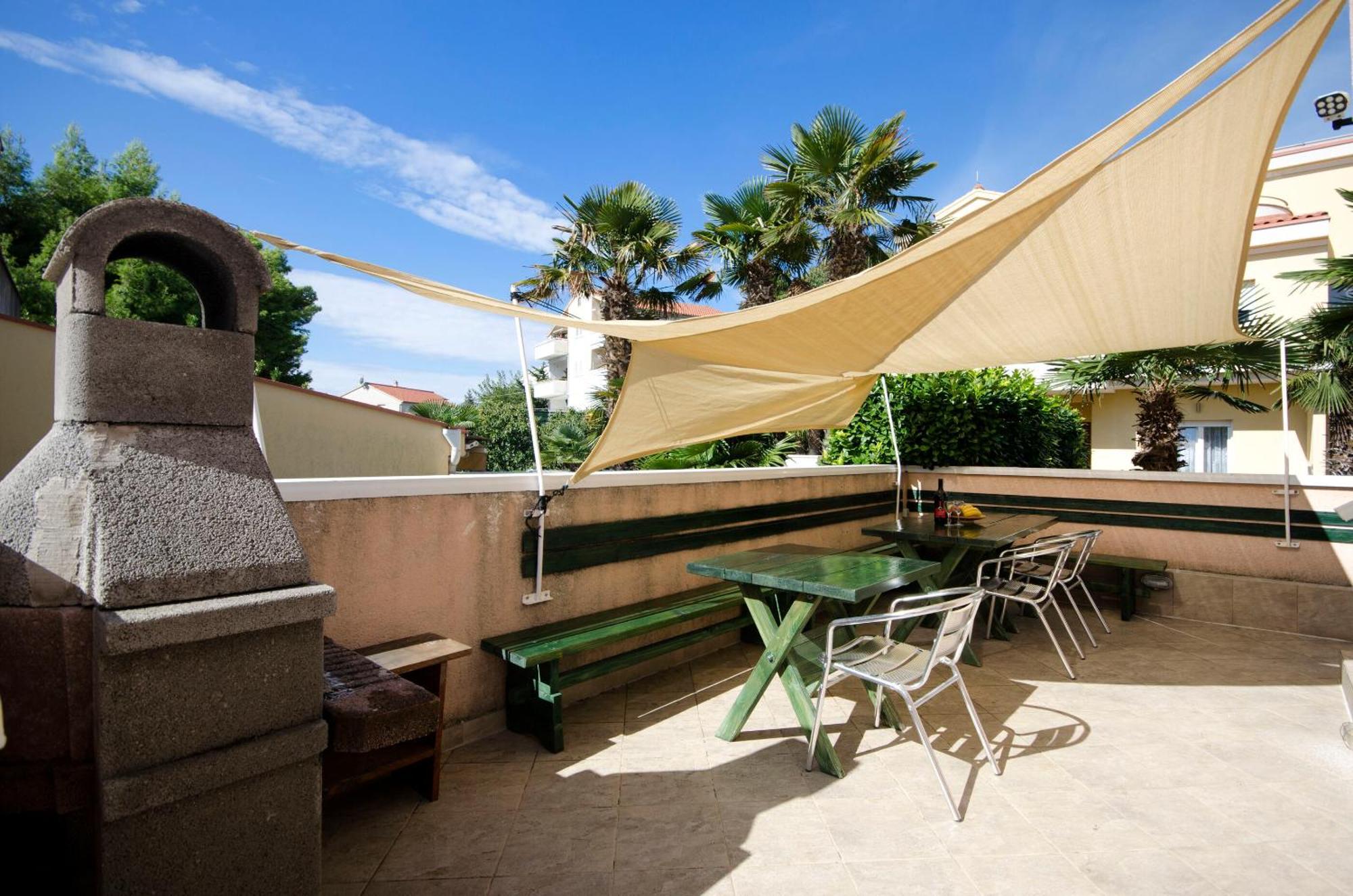 Apartments And Rooms Mladen Vodice Ngoại thất bức ảnh