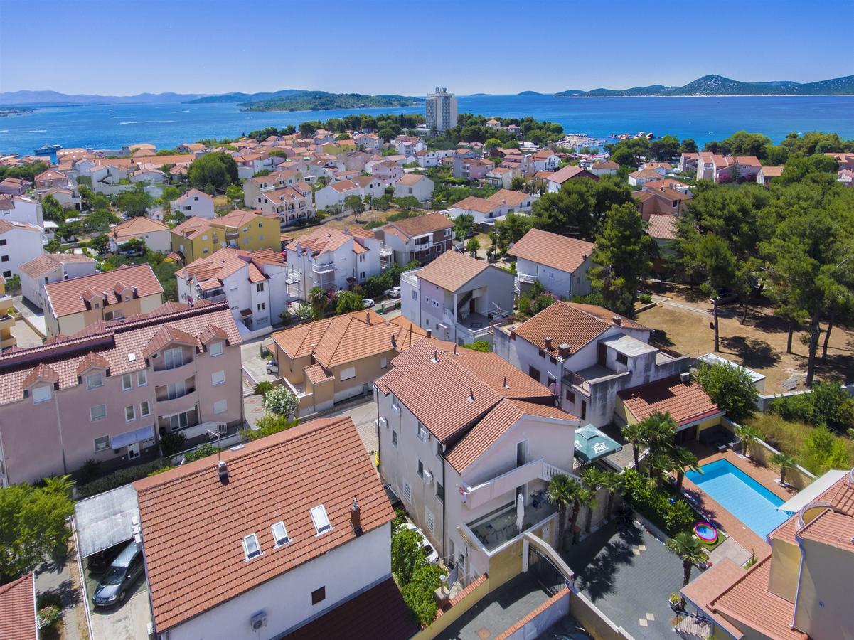 Apartments And Rooms Mladen Vodice Ngoại thất bức ảnh